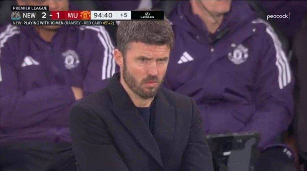 曼联39天才两战，卡里克敦促球员反思！少踢10场多一人还跑不过纽卡